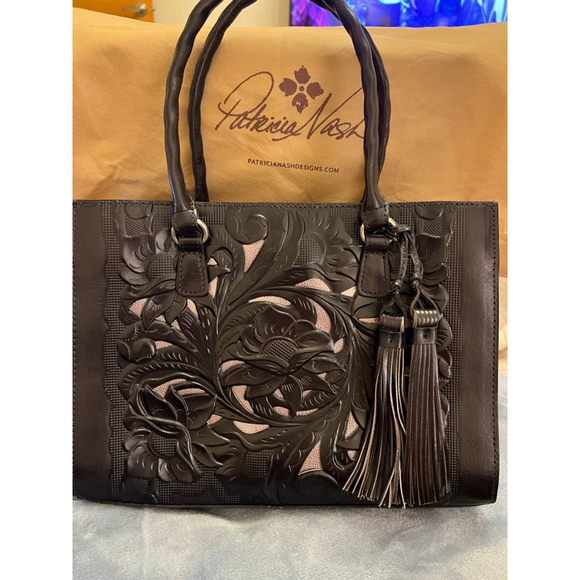 Patricia Nash Handbags - NWT Patricia Nash Vintage Veg Tan Tote Bag Primrose Smoke Grayish Black